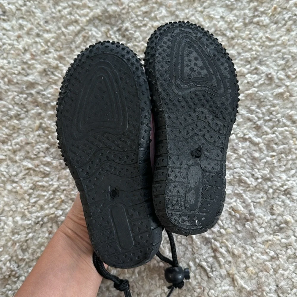Tommy Bahama Water Shoes